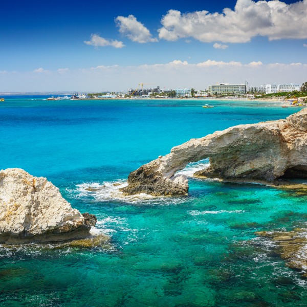 איה נאפה – גן עדן של חופים, חיי לילה והרפתקאות