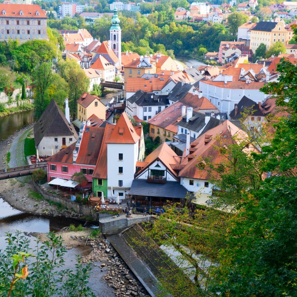 קסם של עיירה: צ'סקי קרומלוב מחכה לכם לחופשה חלומית